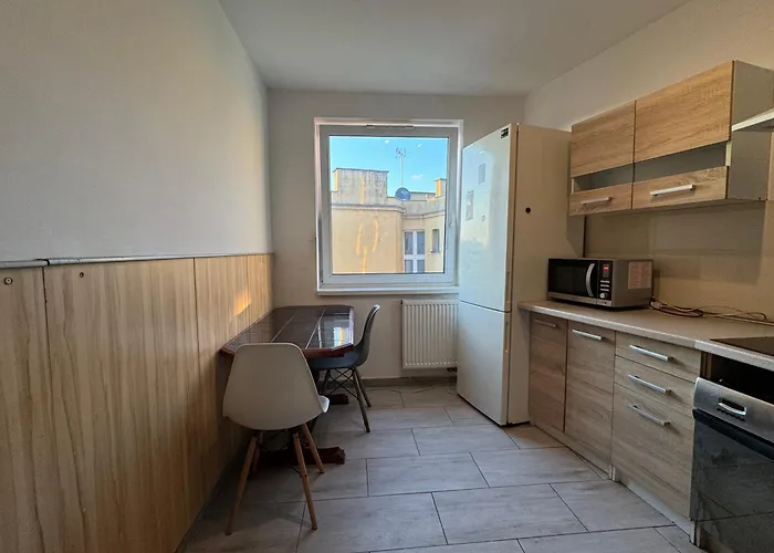 3 Rooms, 5 Beds, 7 People